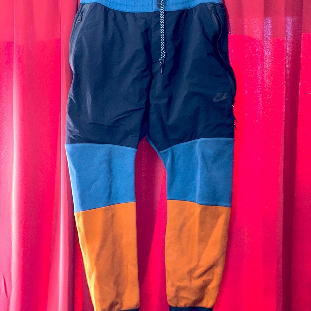 Nike tech fleece pants